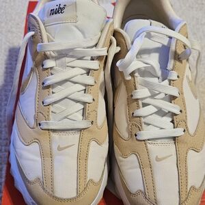 Nike Dawn Women's Sneakers